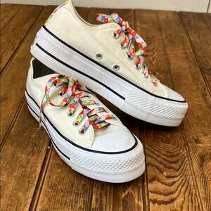 Women’s kids Converse White and cream canvas, classic all star Sneakers